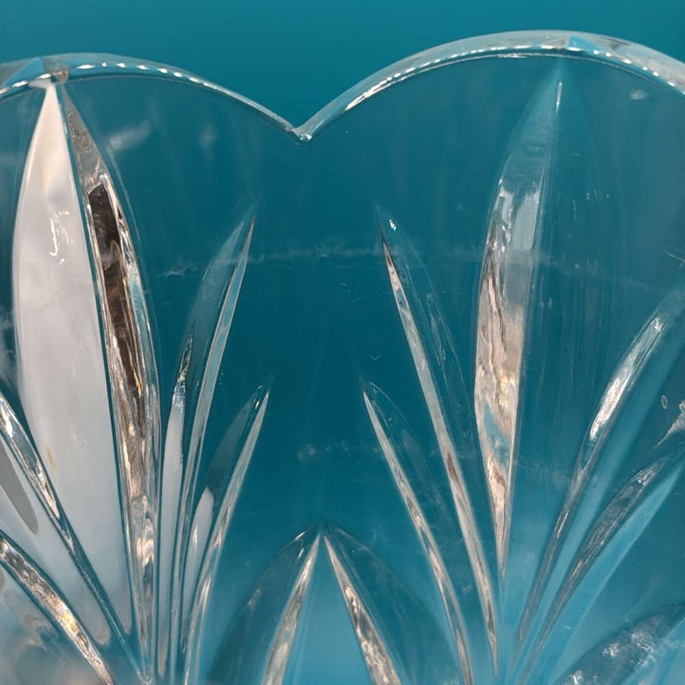 Marquis by Waterford Crystal Canterbury Footed Vase Scalloped Edge Poland 8” - Picture 8 of 8